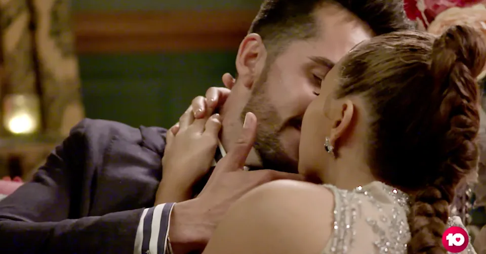 Darvid and Brooke share a kiss in a recent Bachelorette trailer. Source: Network Ten.
