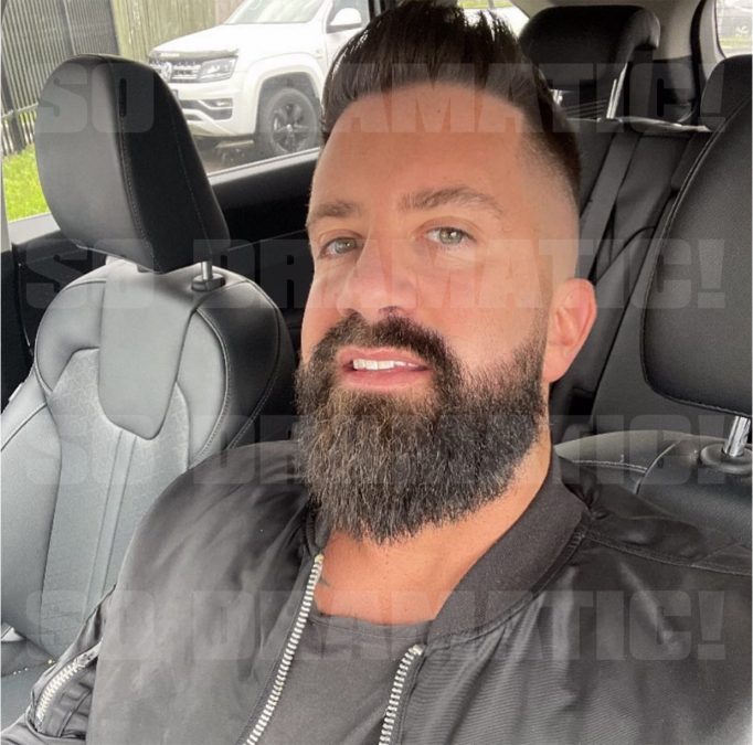 Axed Married at First Sight 2022 groom Simon Blackburn has denied being homophobic in his latest TikTok video, saying he "loves lesbians."