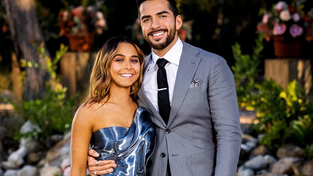 The Bachelorette Australia 2021 couple Brooke Blurton and Darvid Garayeli have split just one month after the finale aired on screens.