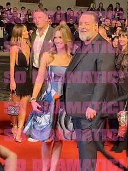 russell crowe poker face premiere rome sam burgess