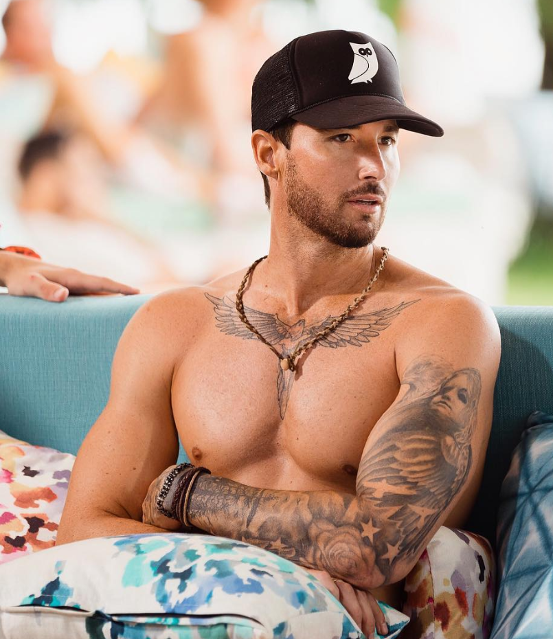 The Bachelorette's Michael Turnbull SLAMS The Bachelors