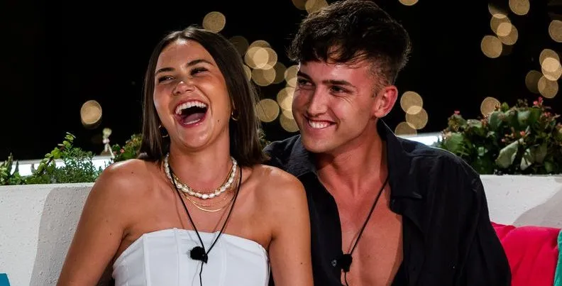 mitch eliot phoebe spiller breakup dumped love island
